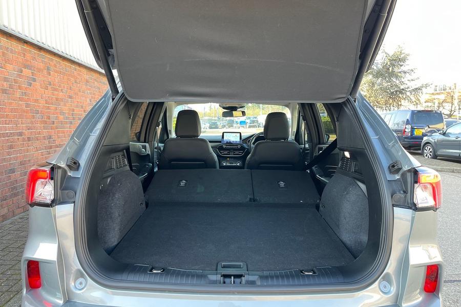 Ford Kuga Photo autoimg-12ec3e3aa1cfdb6ea88929499ecd1c3dbef3863c.jpg