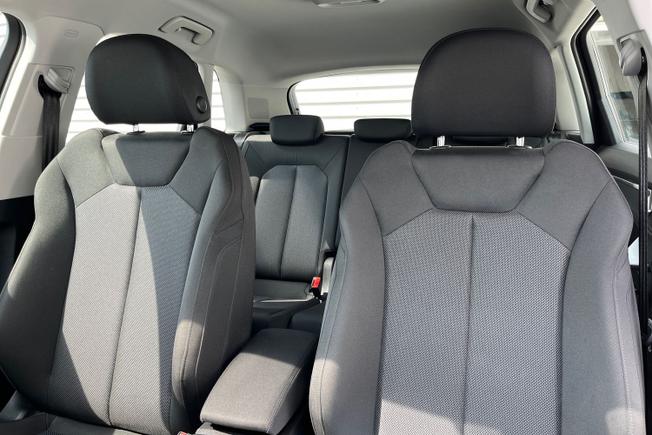 AUDI Q3 Photo 21