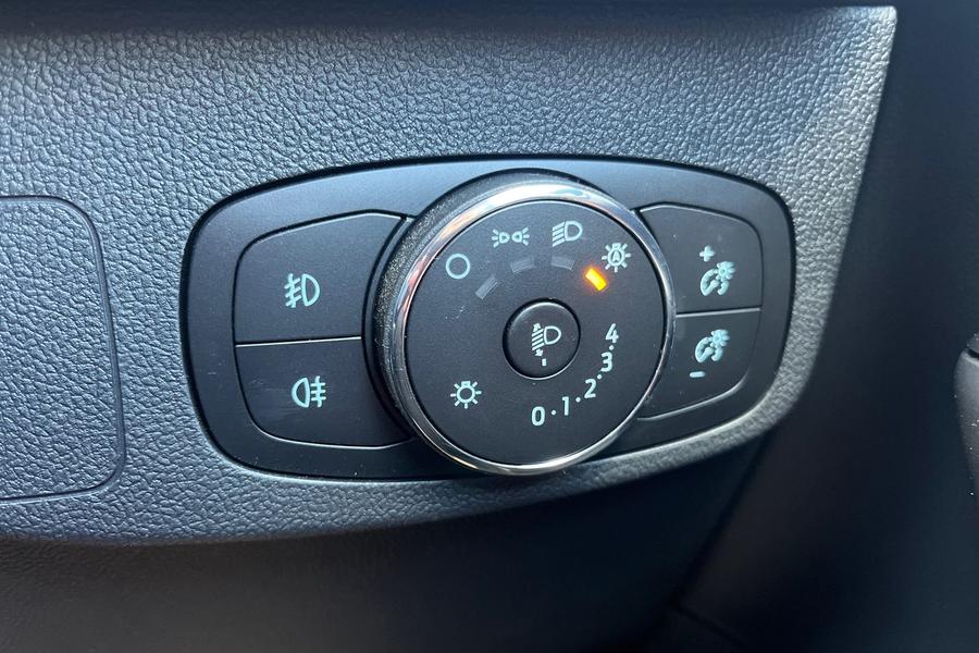 Ford FOCUS Photo autoimg-12f0285858d39f9c5b5b6f9ba1875cab51c9eeb8.jpg
