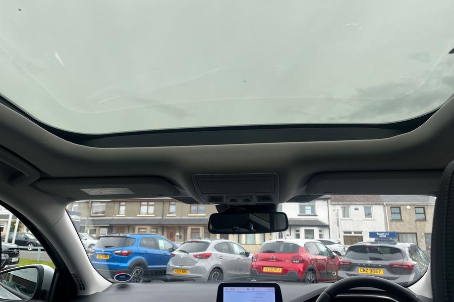 Ford FOCUS Photo autoimg-12f14846dd32cf99060db66ee4add61a271ad17f.jpg