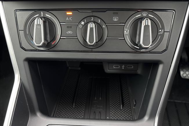 VOLKSWAGEN Polo Photo 29