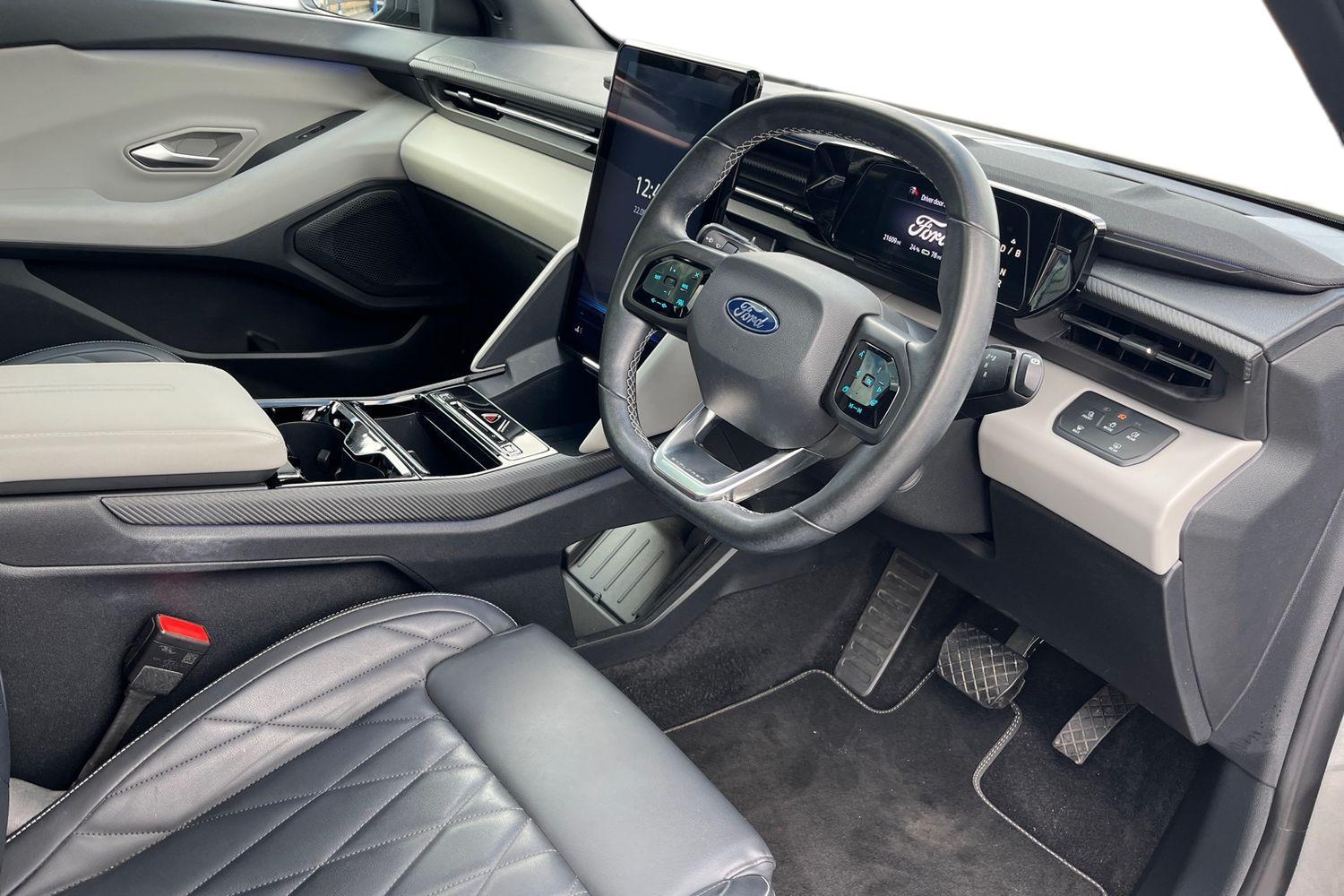 Ford Explorer Photo 8