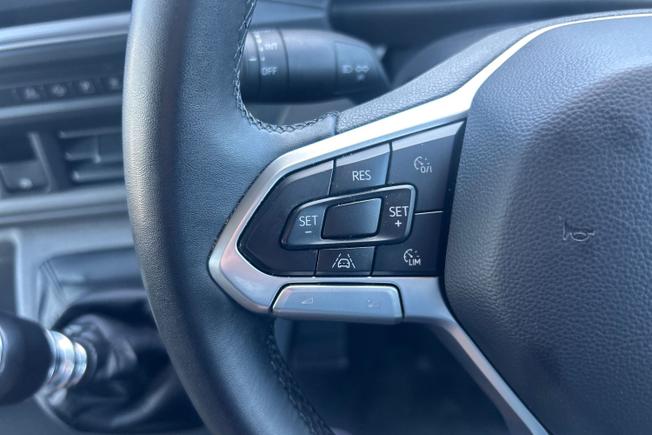 VOLKSWAGEN Transporter Photo 16