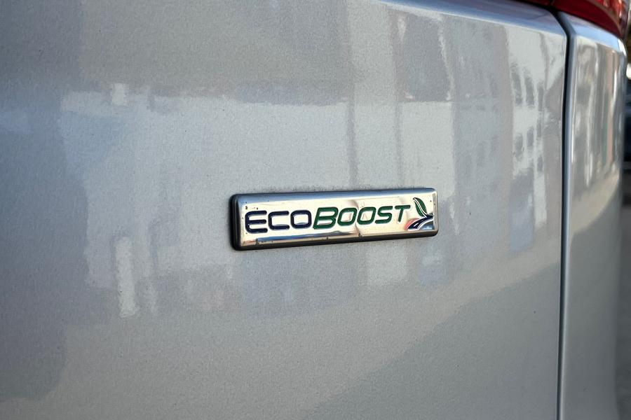 Ford Kuga Photo autoimg-12fa00c541453cc0ff9d890581d3ad5f07c19971.jpg