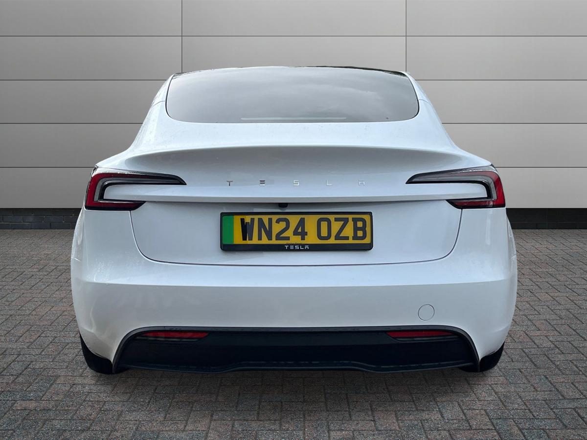 TESLA Model 3 Photo 6