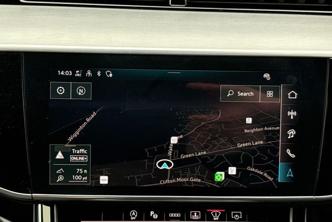 Audi A8 Photo 14