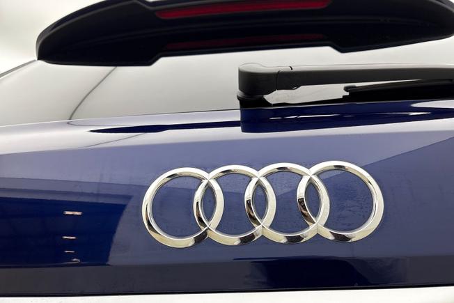 AUDI Q7 Photo 23
