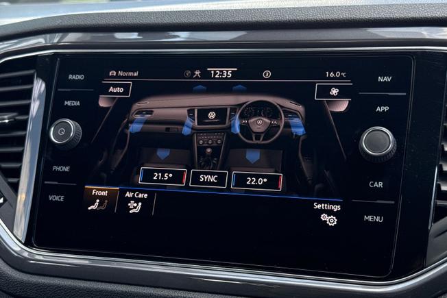 VOLKSWAGEN T-Roc Photo 31