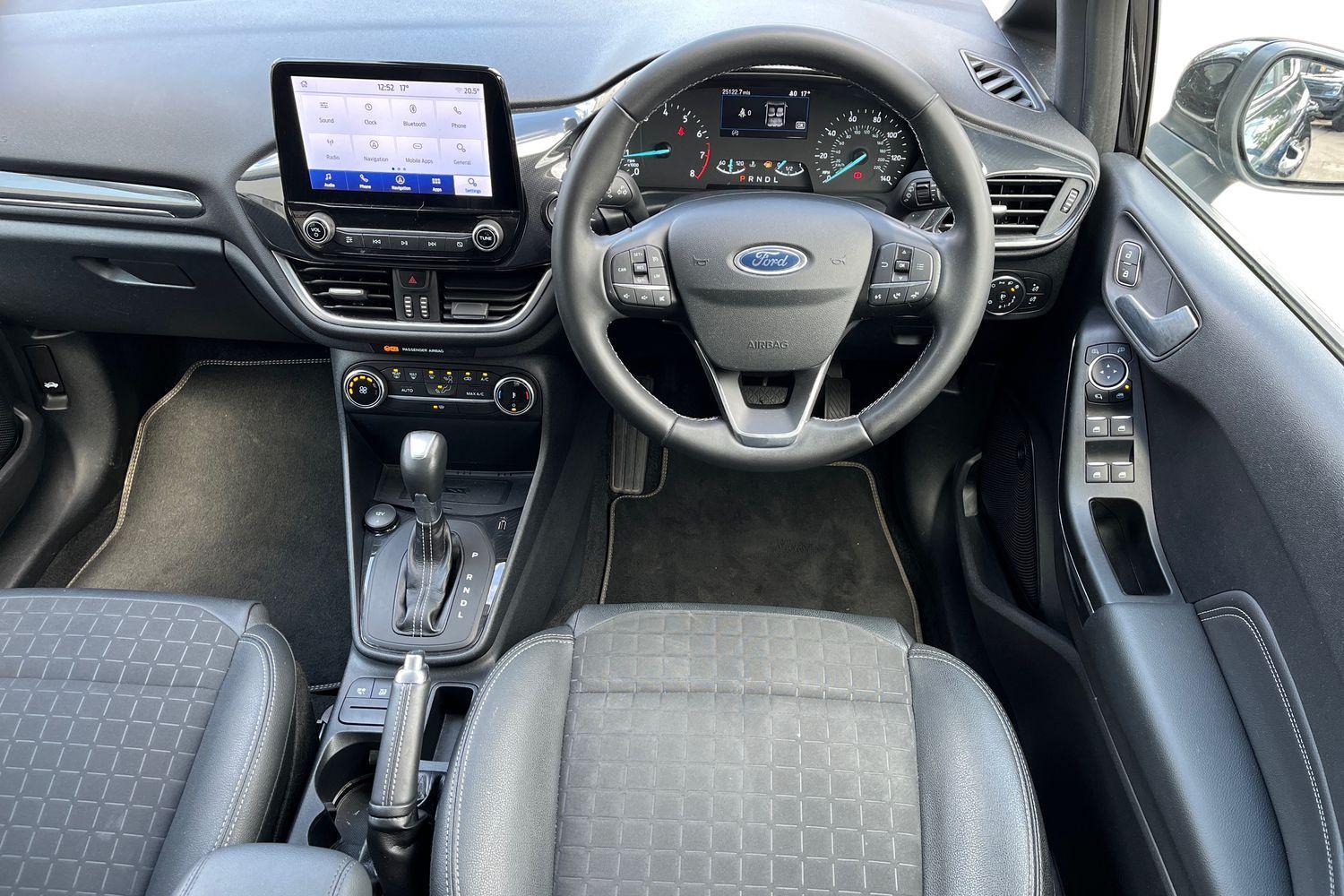 Ford FIESTA Photo 10
