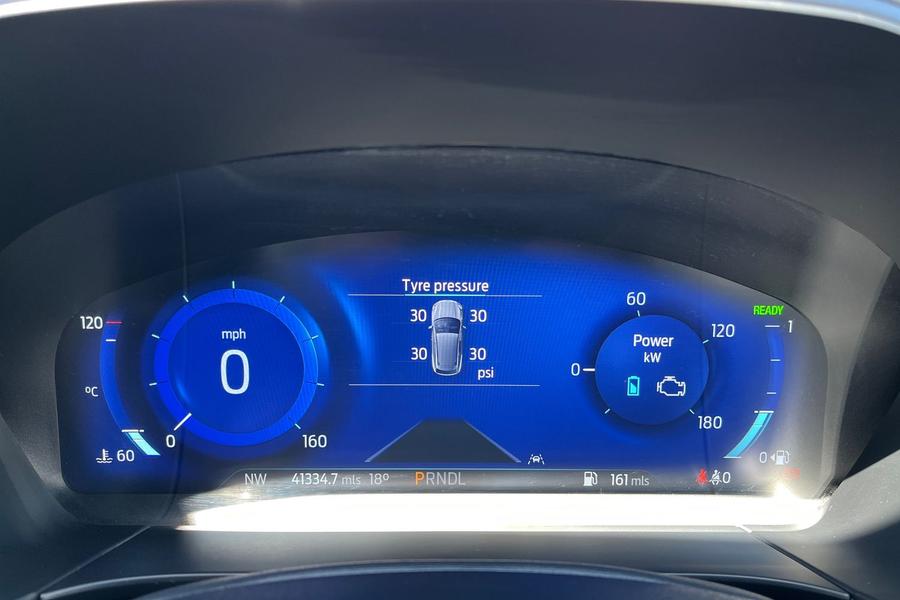 Ford Kuga Photo autoimg-1306ccd9160d3282055f310e904ef61b93a2edb2.jpg