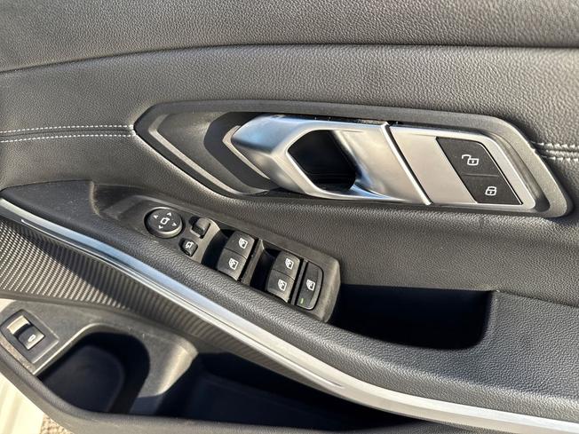 BMW 3 Series Photo 27