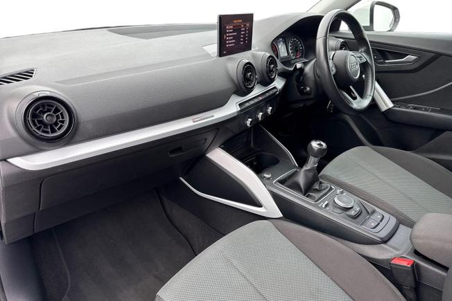 Audi Q2 Photo 2