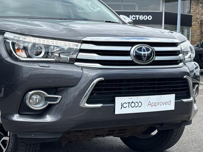 TOYOTA Hilux Photo 23
