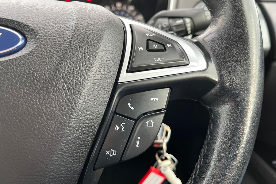 Ford MONDEO Photo autoimg-130d9299860b869d17102d604e5c243c9fe917c2.jpg