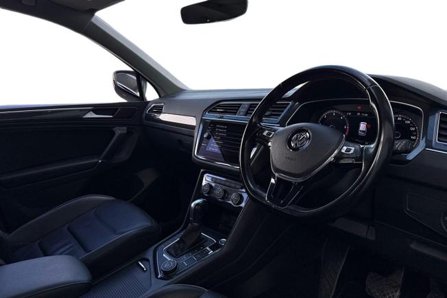 VOLKSWAGEN Tiguan Photo 6