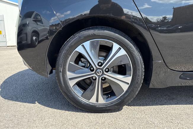 NISSAN Leaf Photo 21