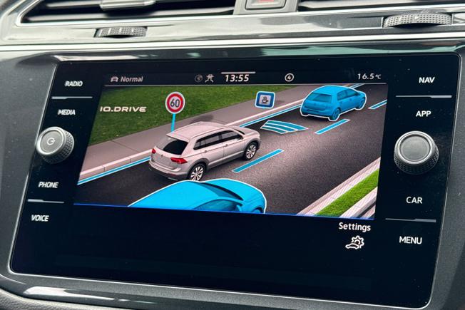 VOLKSWAGEN Tiguan Photo 36