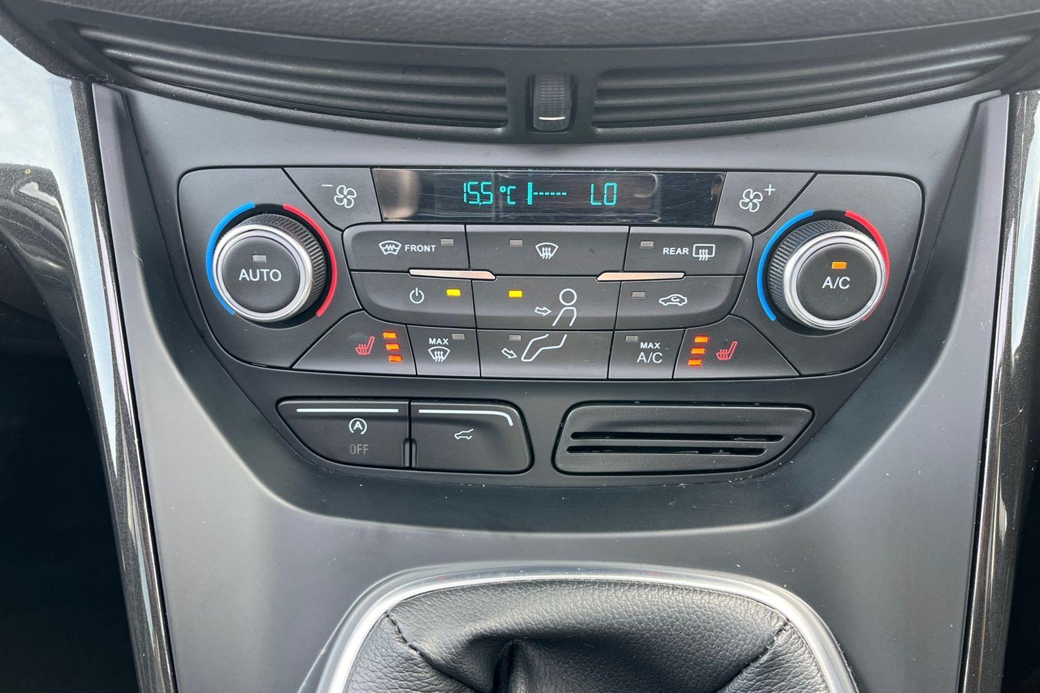Ford KUGA Photo 25