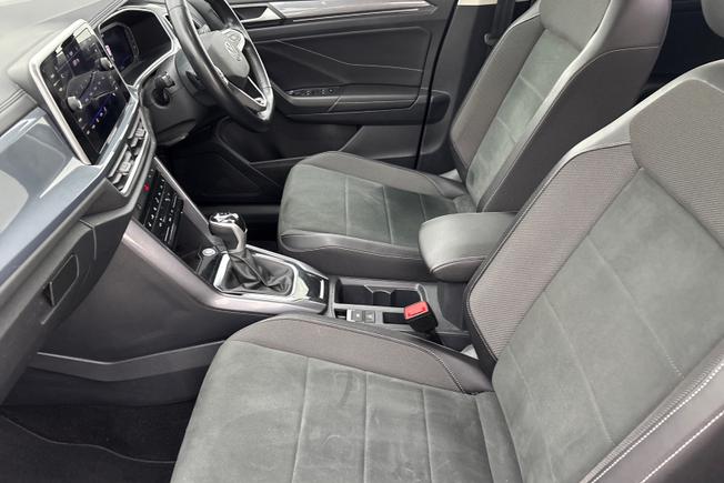 VOLKSWAGEN T-Roc Photo 21
