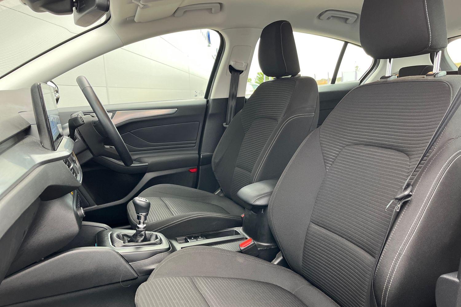 Ford FOCUS Photo 18
