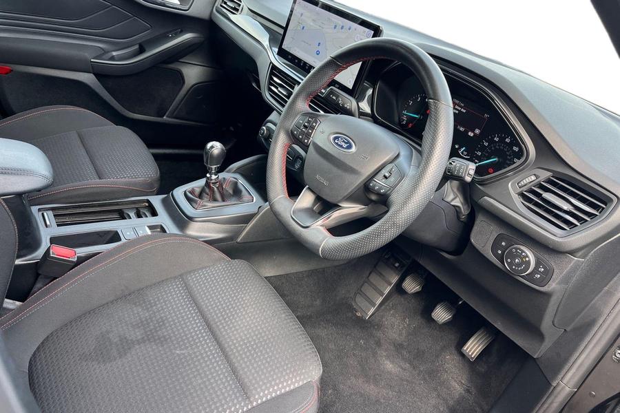 Ford Focus Photo autoimg-131dea0d62da7f8e270fdc1157321f3279a78757.jpg