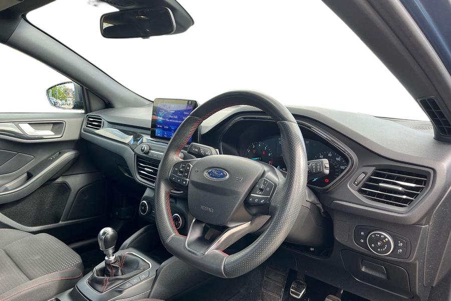 Ford FOCUS Photo autoimg-131f1888f3b13d440b1e4c98501e810c72ecb75b.jpg