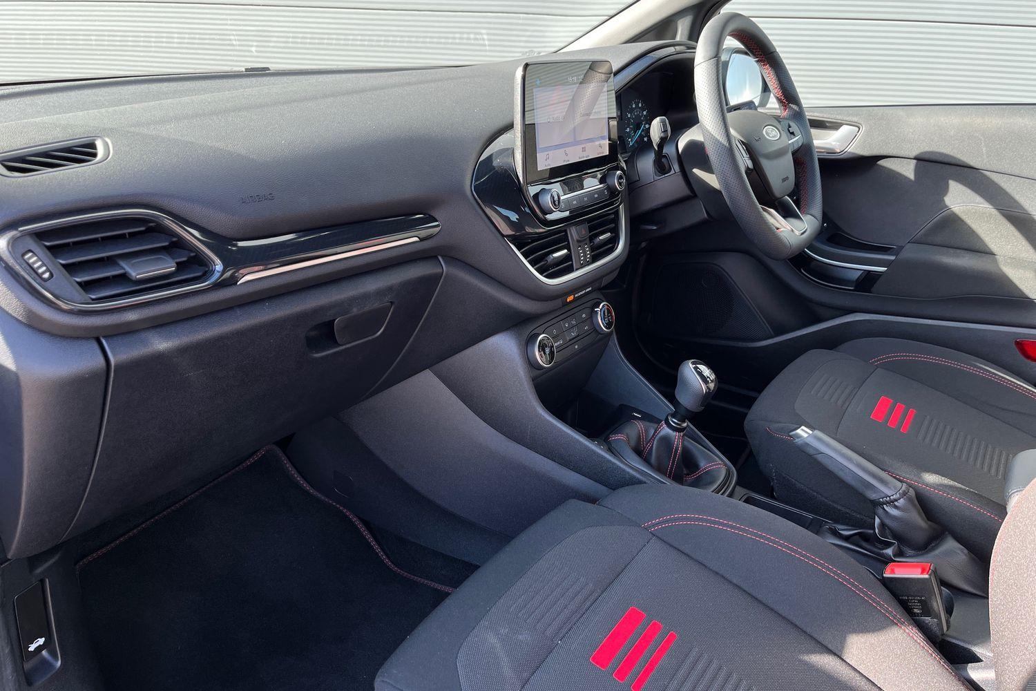 Ford FIESTA Photo 17