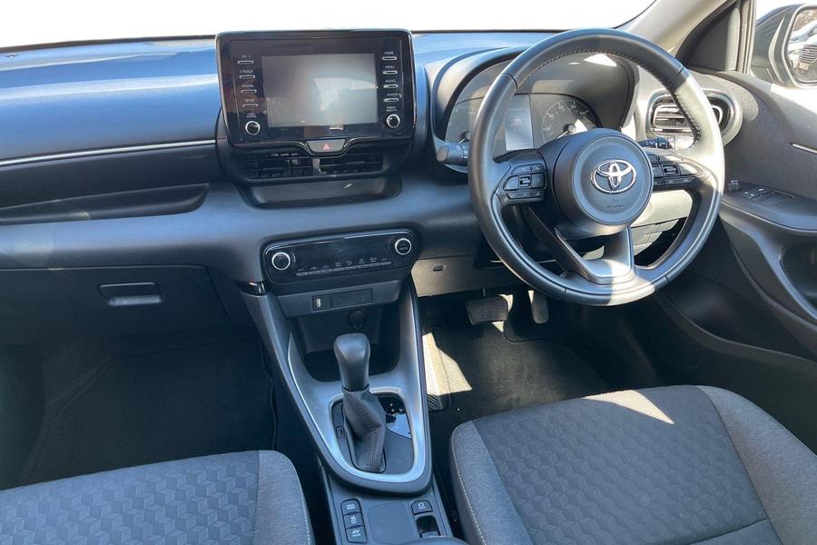 Toyota YARIS Photo autoimg-1324464e9aa99ff6c68a58e5237eecd19d6fda42.jpg