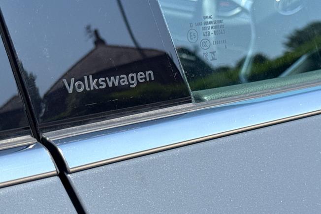 VOLKSWAGEN Tiguan Photo 23