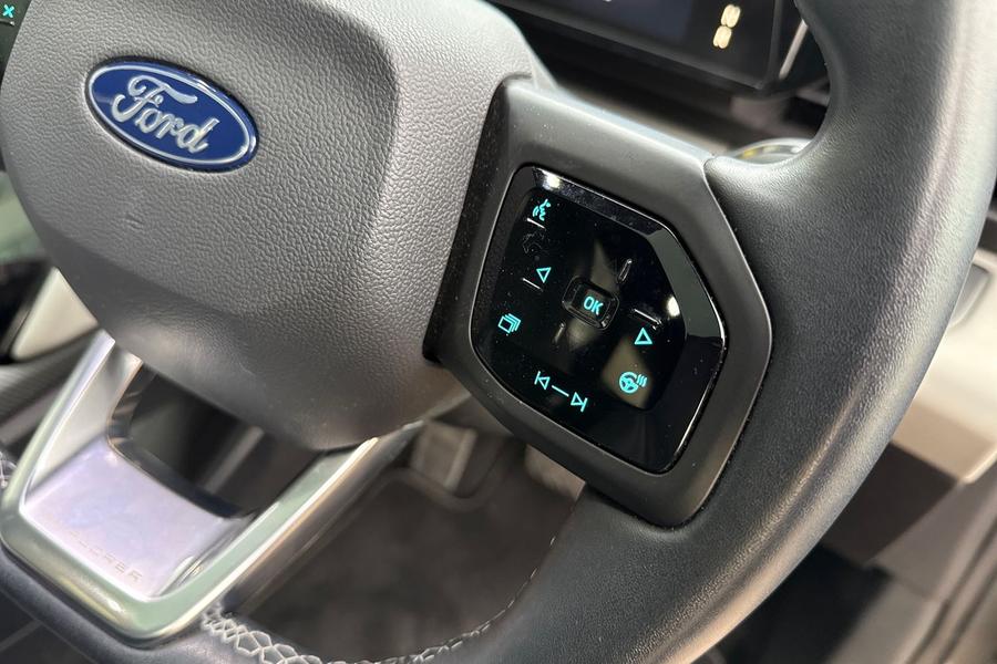 Ford Explorer Photo autoimg-1329e35e1cb42b7f34fe14dfe306243b024a3144.jpg