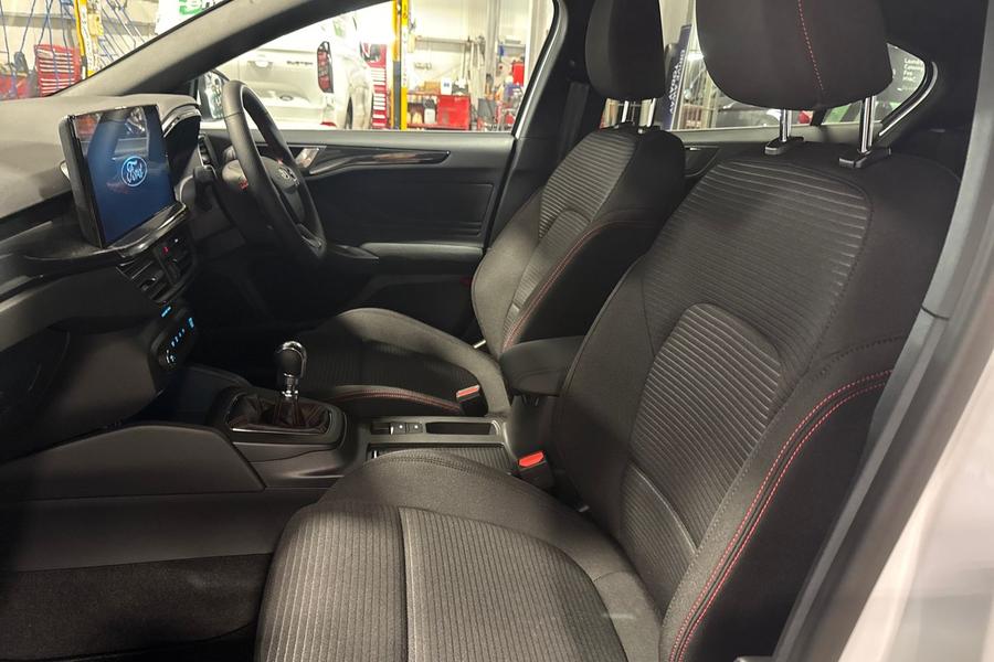 Ford Focus Photo autoimg-132c1832b580fdb7f5797e8e0b88c3a302c1c0db.jpg