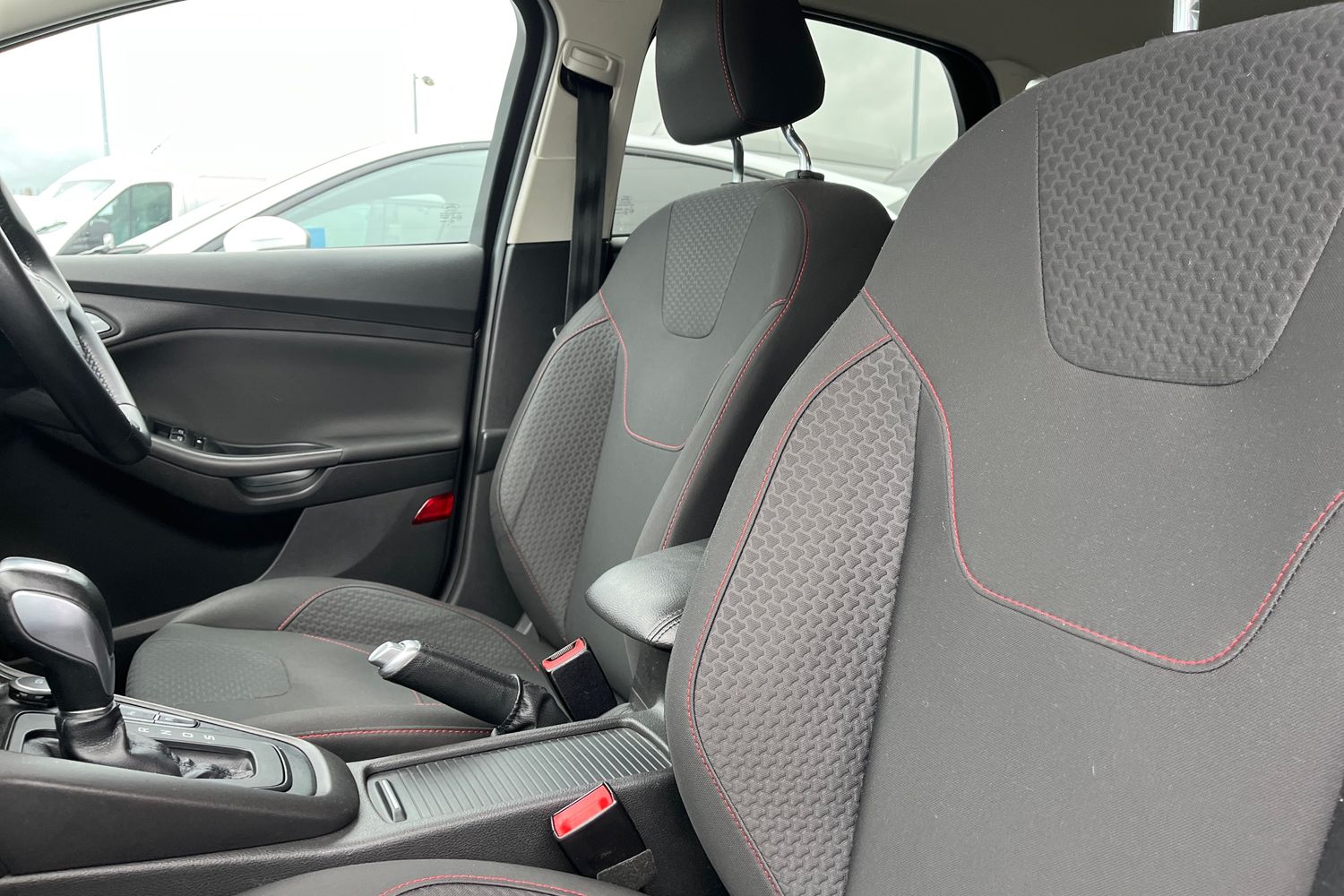 Ford FOCUS Photo 18