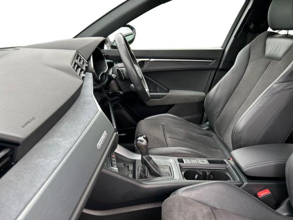Audi Q3 Photo autoimg-132f50eda4389cdefc463df68dcc3c8619a56b18.jpg