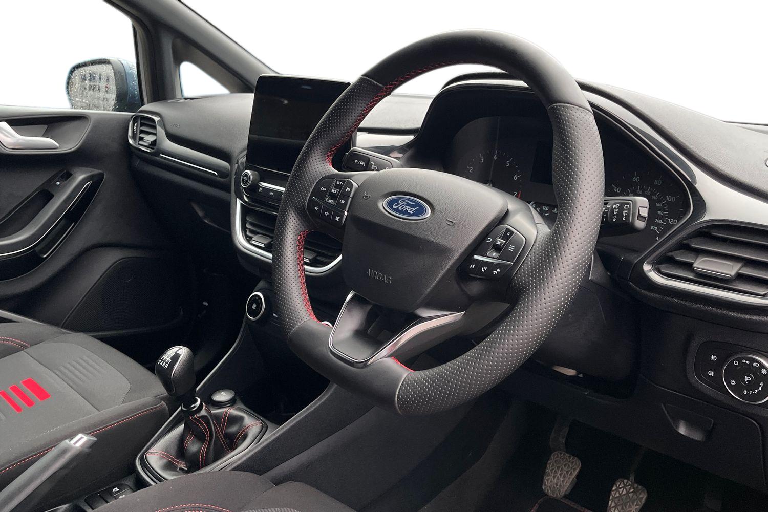 Ford FIESTA Photo 8