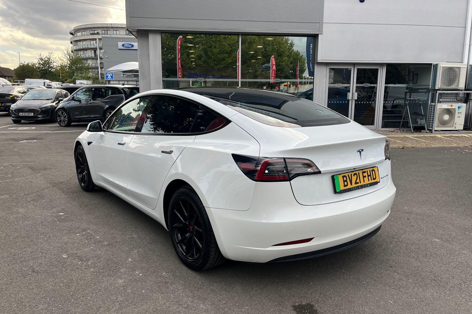 TESLA MODEL 3 Photo 32