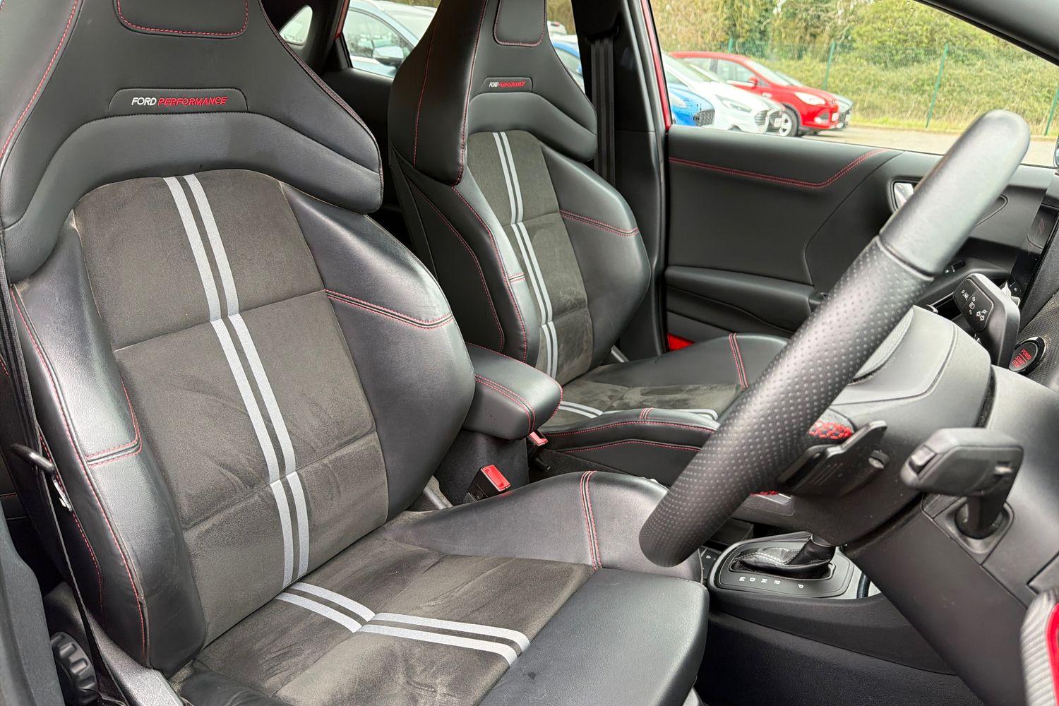Ford PUMA Photo 16