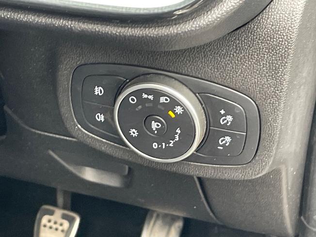 FORD Fiesta Photo 29