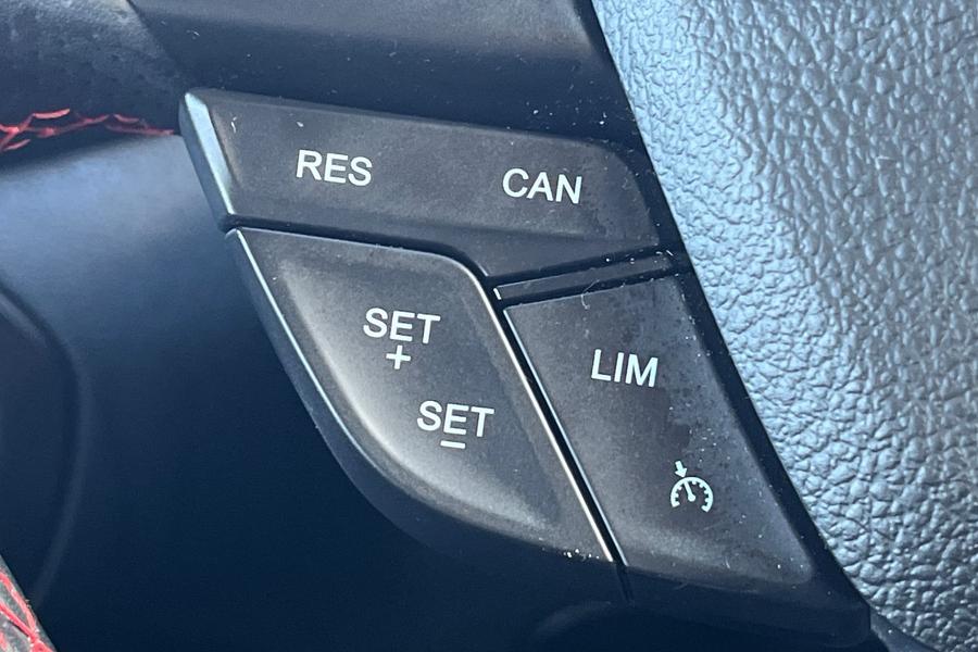 Ford ECOSPORT Photo autoimg-133d26aed6389547a7b53fd2e6bee921a955daff.jpg
