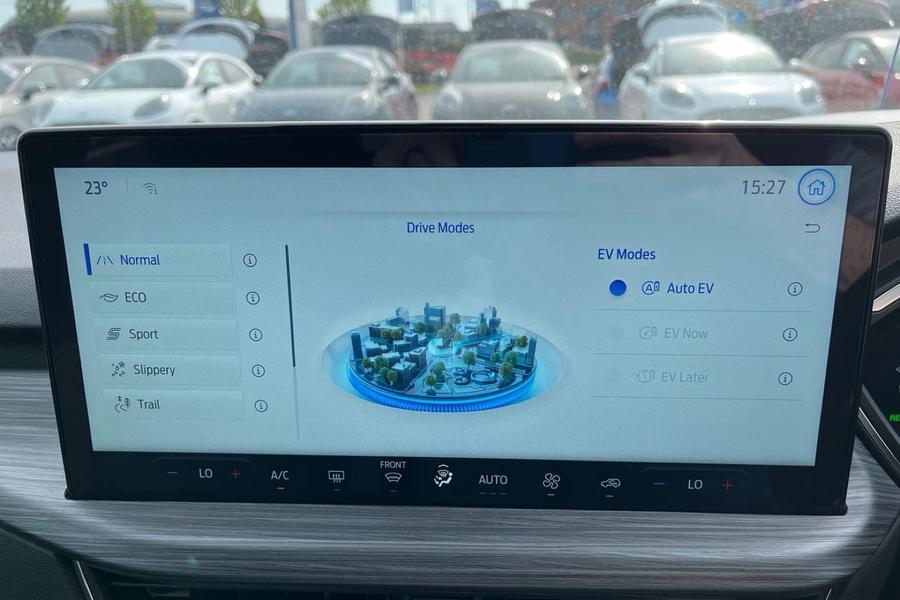 Ford Kuga Photo autoimg-13418854d42d6e4de3c2f4047b302a8c487ce98e.jpg