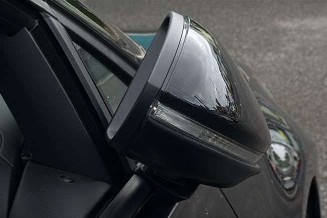 VOLKSWAGEN Golf Photo 46