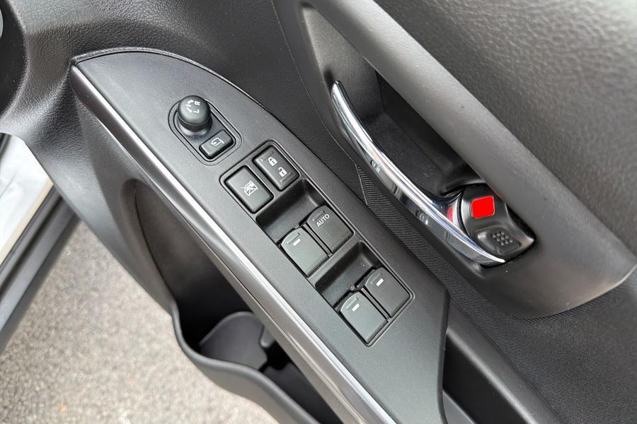 Suzuki S-Cross Photo autoimg-1347be2df4f0795c35dc16e826417a84e354dbb1.jpg