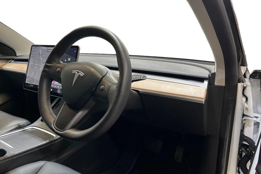 TESLA MODEL 3 Photo autoimg-134aa0a61ed8da3abdf74b9c6571d1521a2ee36c.jpg