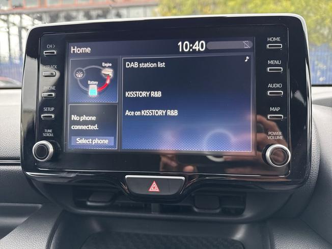 TOYOTA Yaris Photo 33