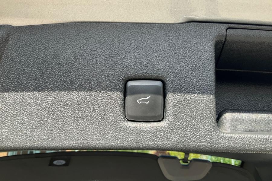 Ford KUGA Photo autoimg-1350fcbe951743de4d4e5cf19f40652adb117689.jpg