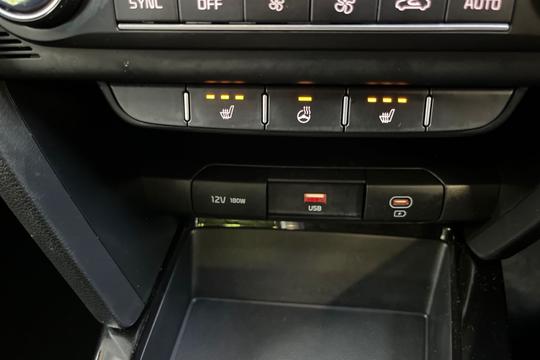 Kia Ceed Photo autoimg-135181790a95aa2b97adbc471b322228ed26105a.jpg