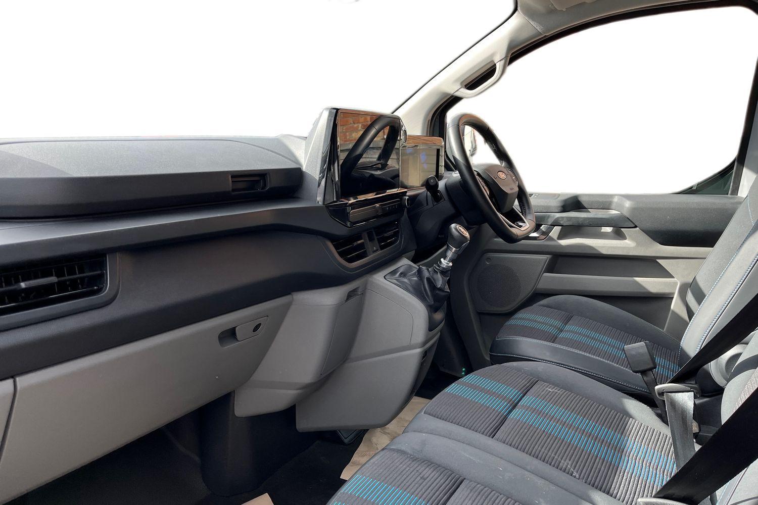 Ford TRANSIT CUSTOM Photo 2
