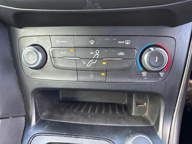 FORD Focus Photo 31
