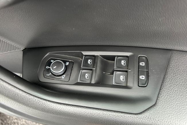 VOLKSWAGEN Touareg Photo 32