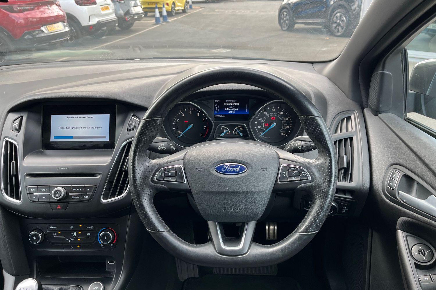 Ford FOCUS Photo 11