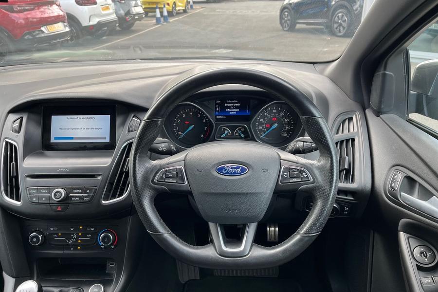 Ford FOCUS Photo autoimg-135c6294fe1ea9c5186db14f7c48e25000da600f.jpg